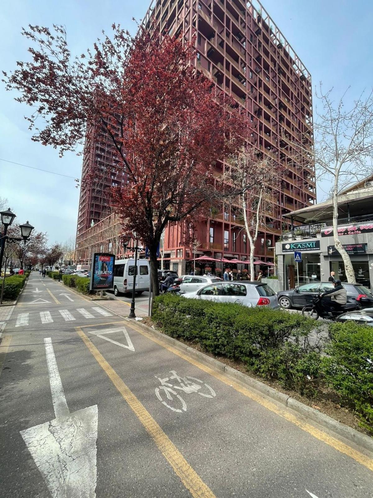 Garden Building Luxury * Tiranë